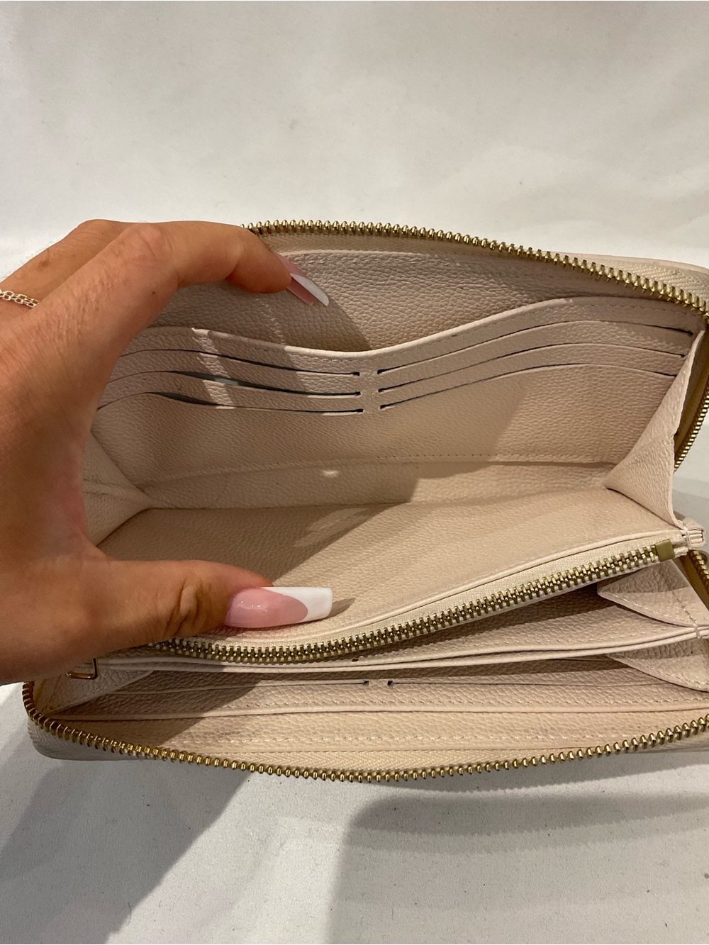 Louis Vuitton Wallet - Picture 11 of 13